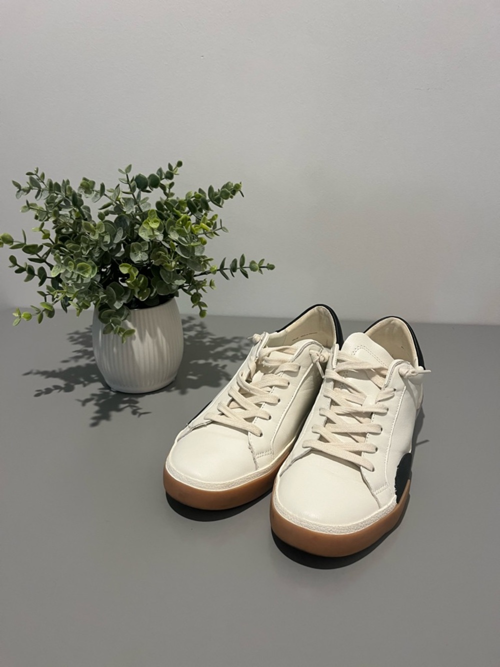 Dolce Vita White Leather Sneakers with Tan Gum Sole Women’s Size 9.5